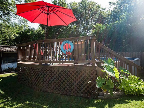 4th image of 215 Terrace Dr