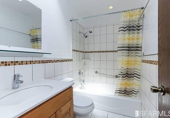 5th image of 475 Arlington St #475