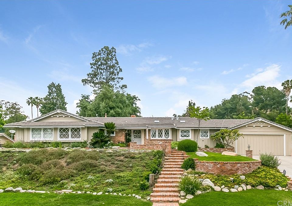 1st image of 10651 Walnut Dr