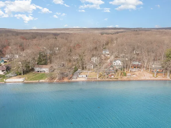 2958 W Higgins Lake Dr #D, Roscommon, MI 48653