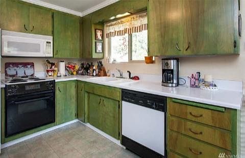 4th image of 9219 Madrone Cir W