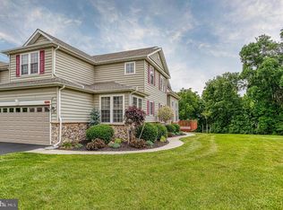 604 Ridgeview Dr, Morgantown, PA 19543