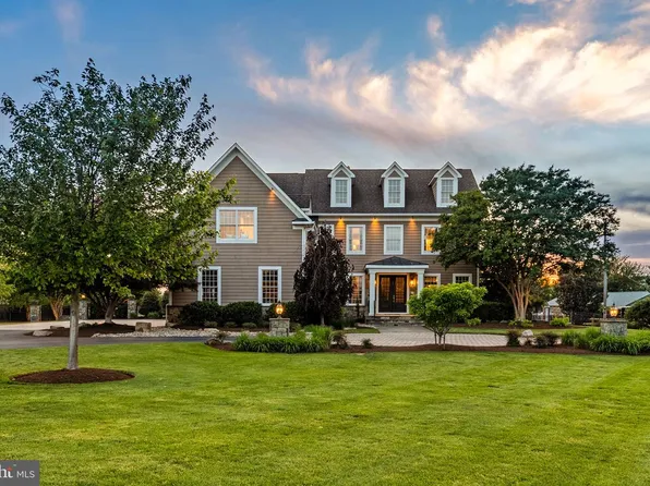 25301 Poland Rd, Chantilly, VA 20152