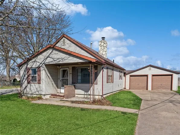 613 15th Ave E, Oskaloosa, IA 52577