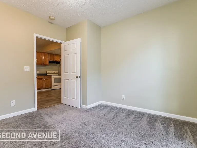 540 Beecher St — Photo 11