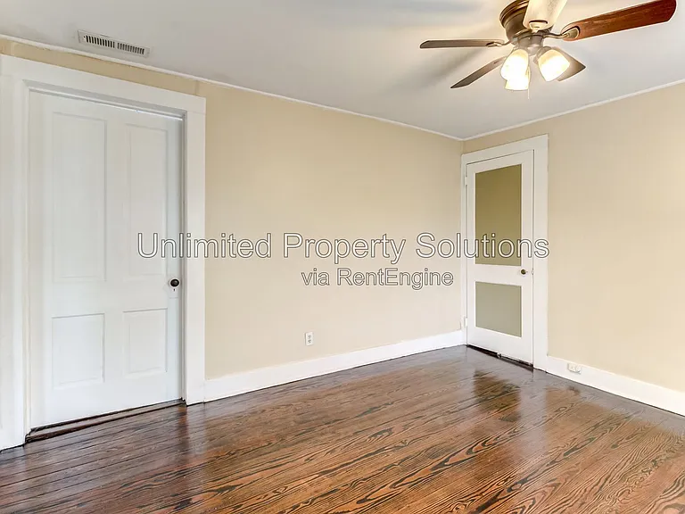 108 N 8th St #B — Photo 13