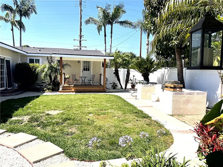 9488 Foster Rd — Photo 34