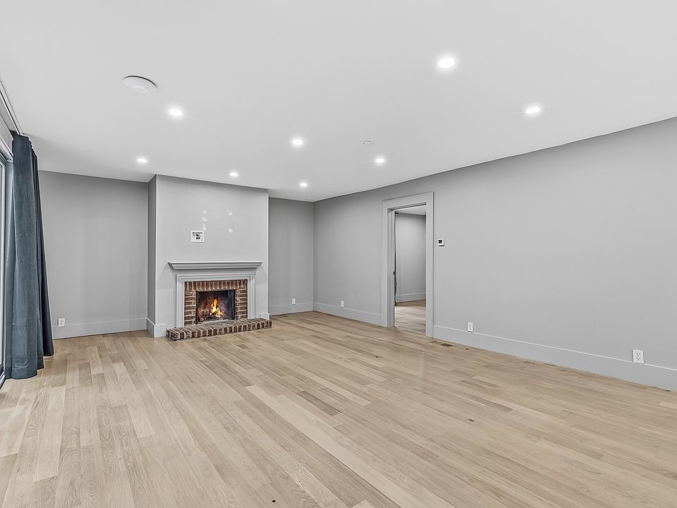 1st image of 413 8th St NE APT B