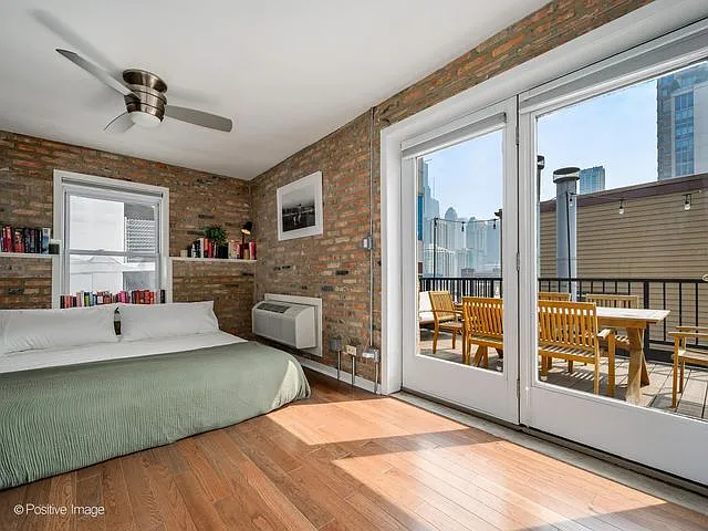300 W Grand Ave #601 — Photo 18