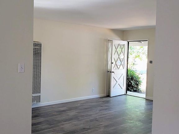 3rd image of 10280 Dover Way