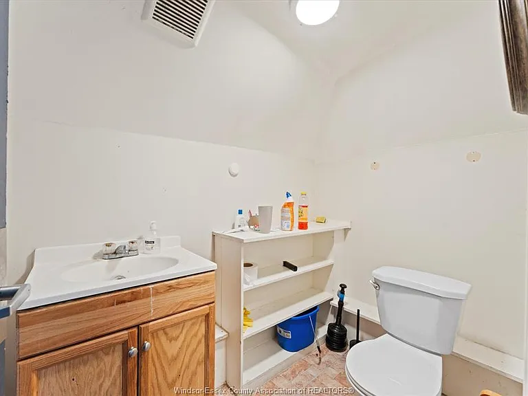 3060 Sandwich St #1 — Photo 25