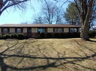 1633 Erin Dr, Normal, IL 61761