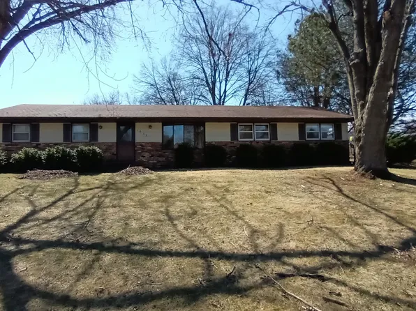 1633 Erin Dr, Normal, IL 61761