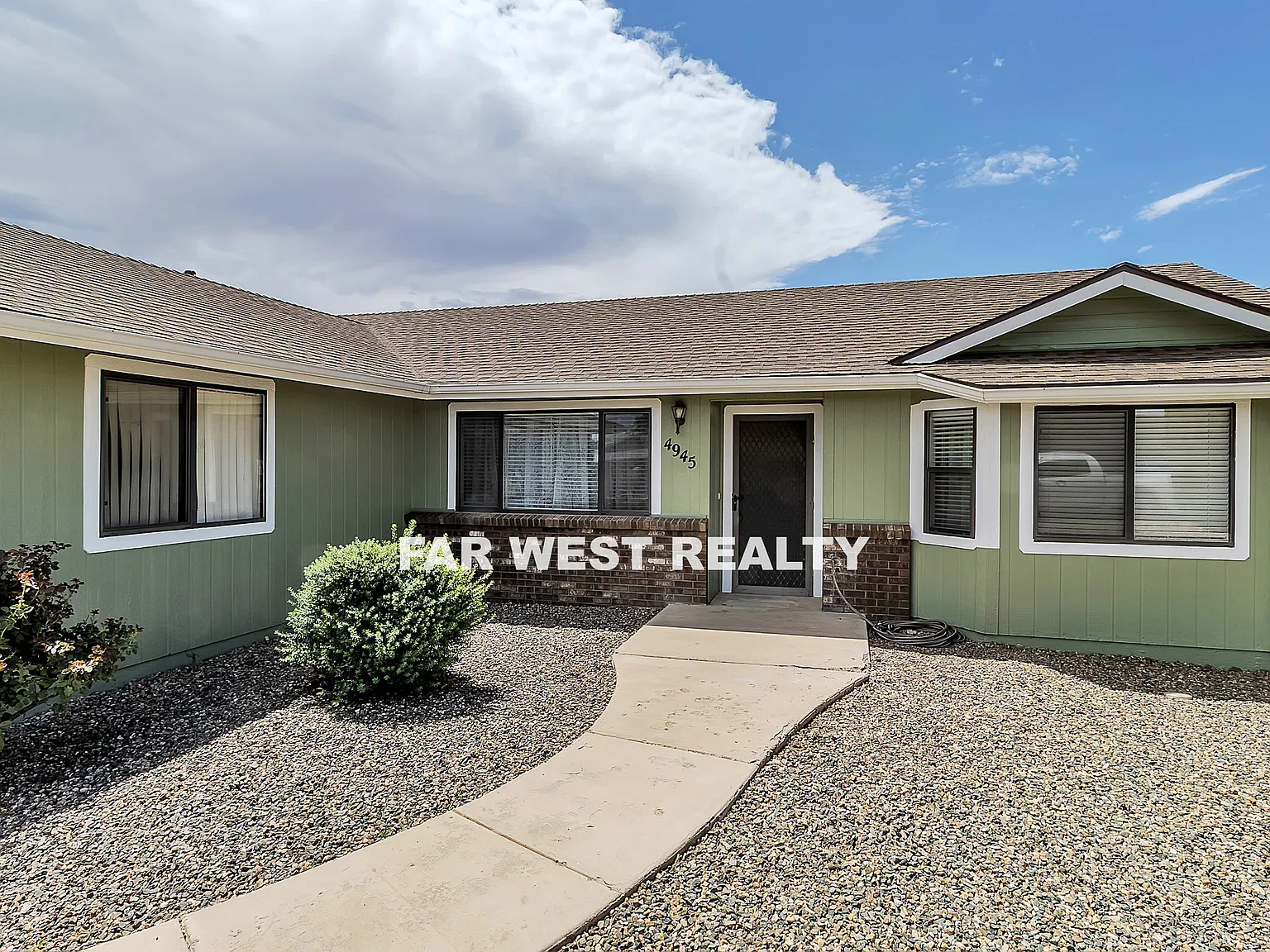 3 bed, 1308 sqft, $1,900 — Photo 1