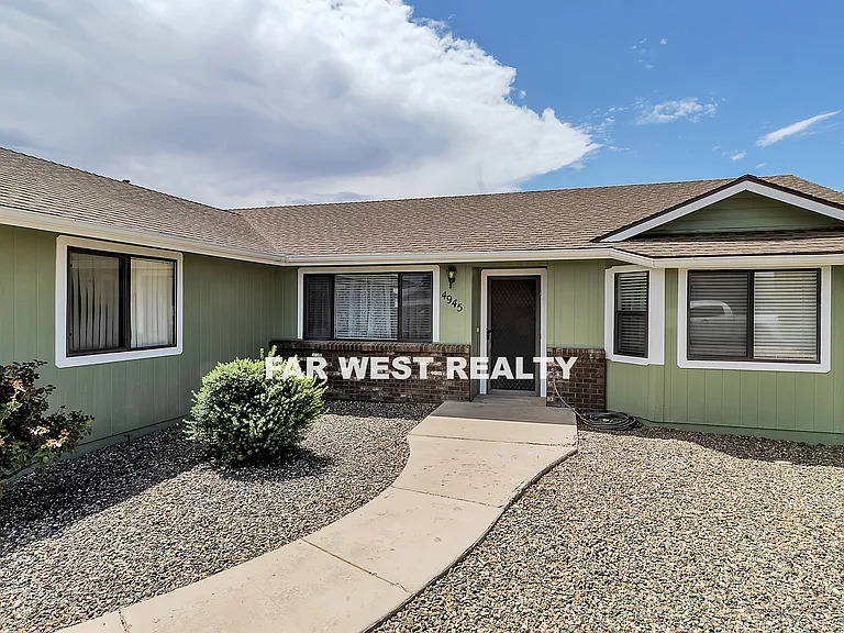 4945 N Harlequin Dr — Photo 1