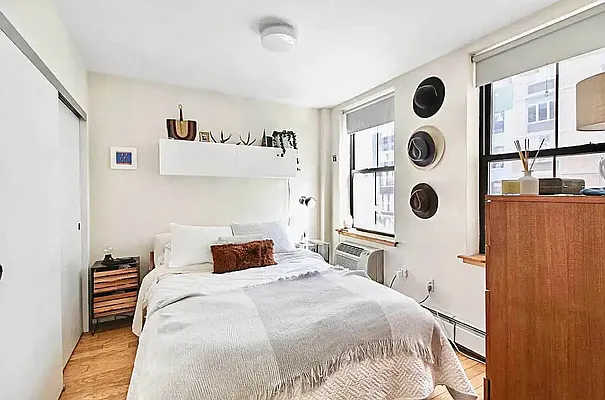 Bedroom, photo 1