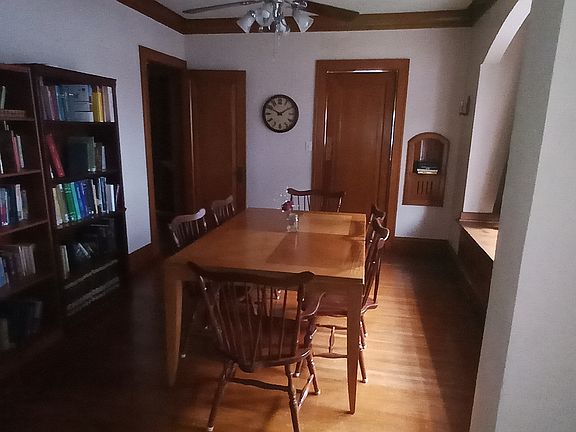 4th image of 1106 E Olive St
