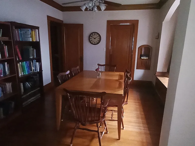 1106 E Olive St — Photo 10