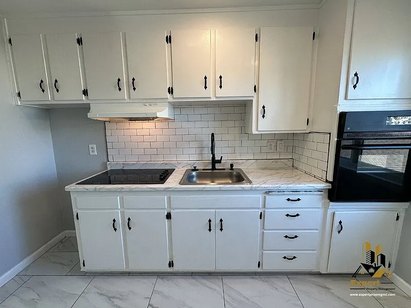 2 bed, 1.0 bath, $1,395 — Photo 3