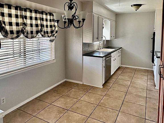 5th image of 3311 Camarie Ave