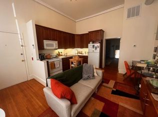 1713 Spruce St #1F, Philadelphia, PA 19103