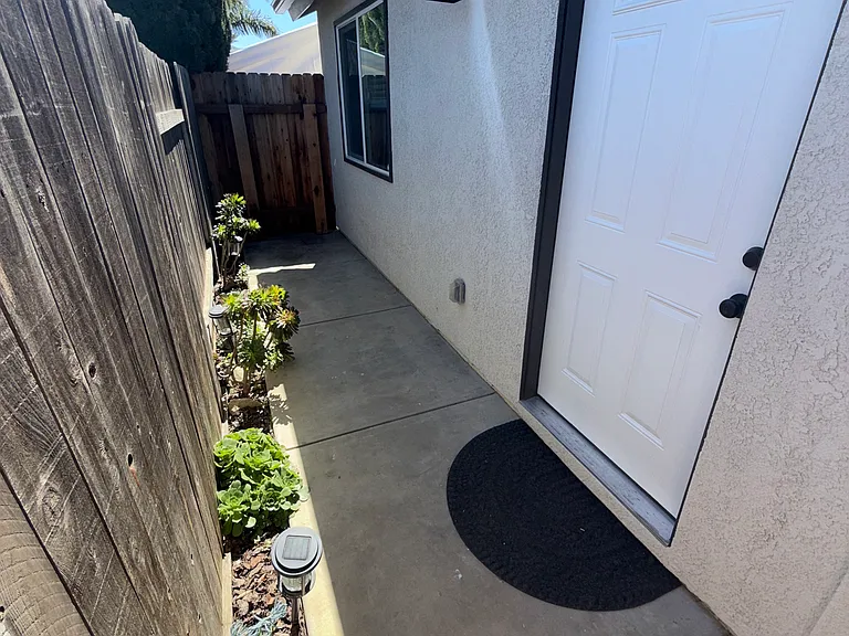 Darbeton Ave — Photo 17