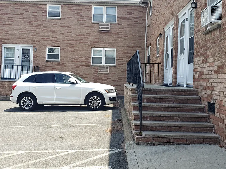 2-35 Virginia Dr #B — Photo 17