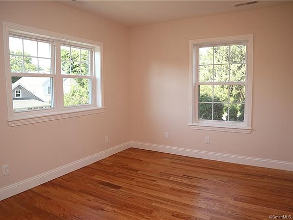 5th image of 26 Nichols Ave #B