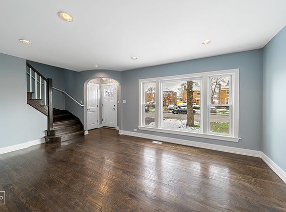 2nd image of 7622 S Hoyne Ave