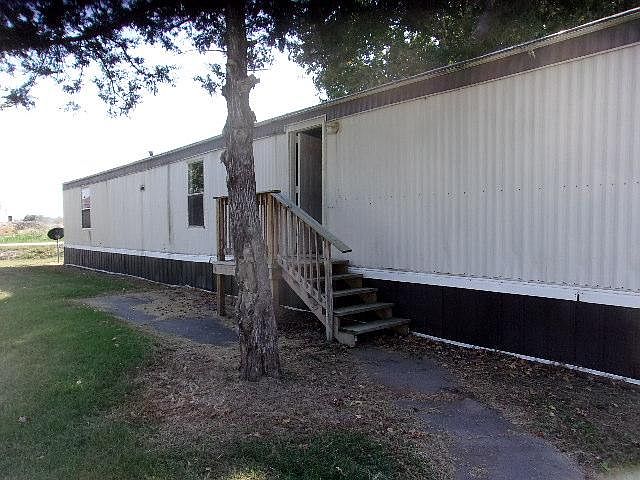 2nd image of 1400 N Illinois Ave