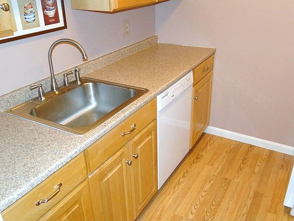 2nd image of 94 Newbury Ave APT 307