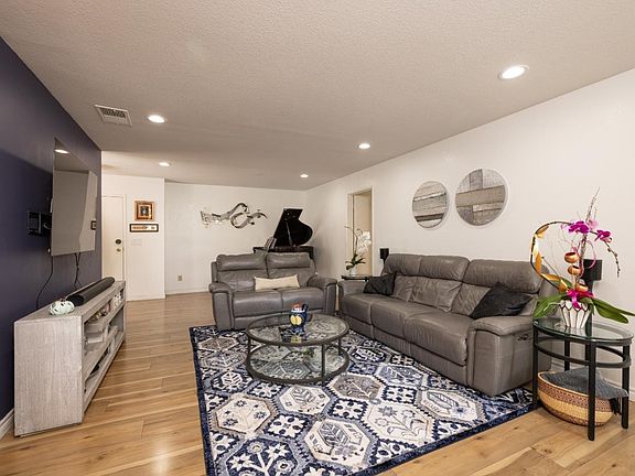 5th image of 800 Sea Spray Ln APT 102