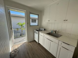 1116 Isenberg St, Honolulu, HI 96826