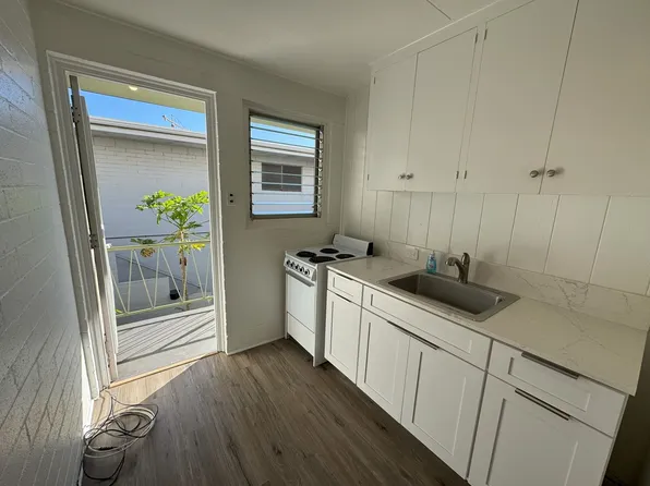 1116 Isenberg St, Honolulu, HI 96826