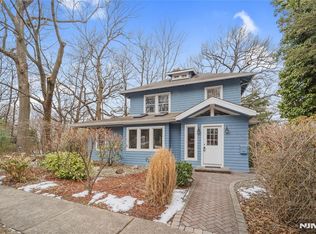 497 Park Ave, Leonia, NJ 07605