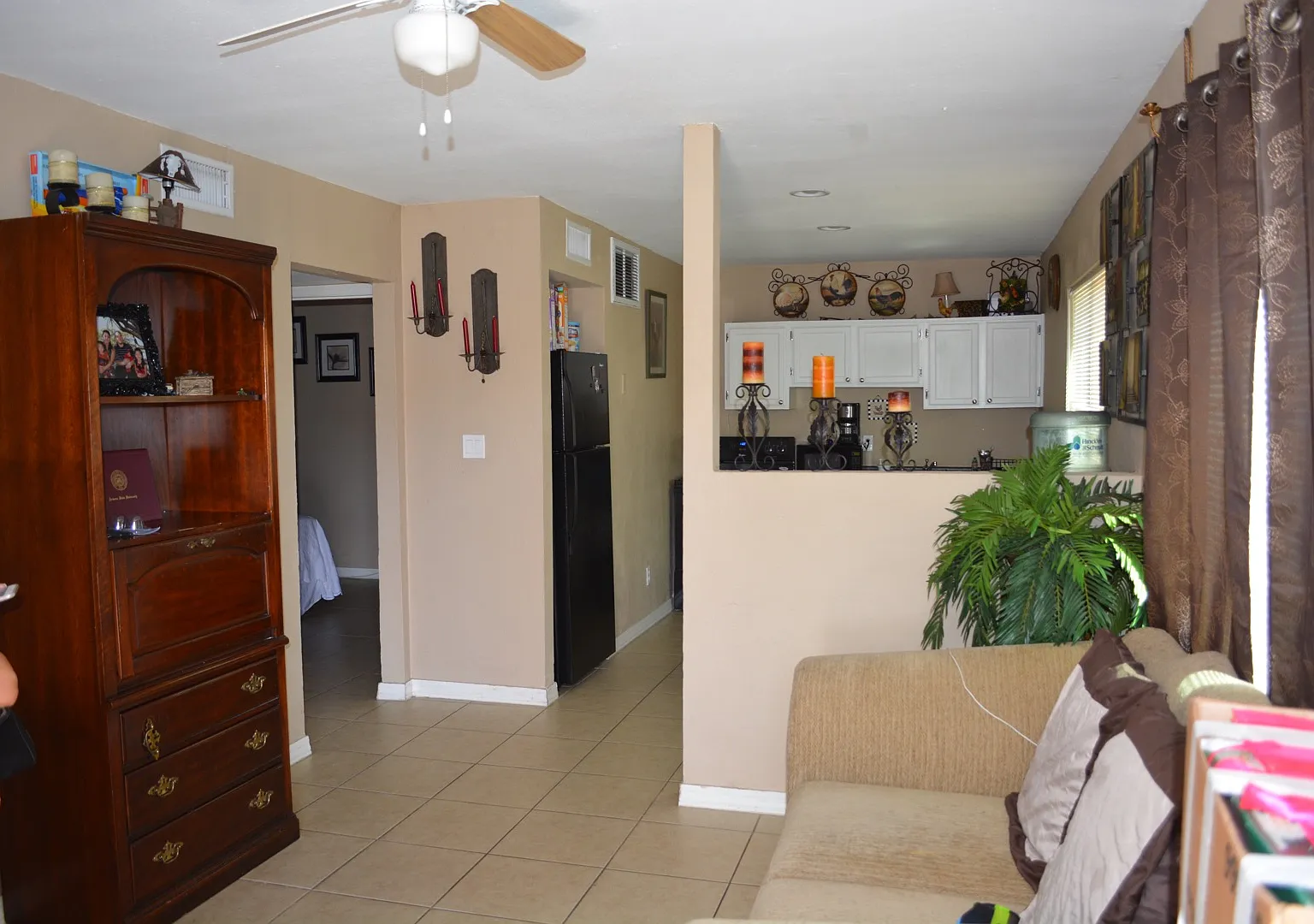 10202 N 9th Ave — Photo 3