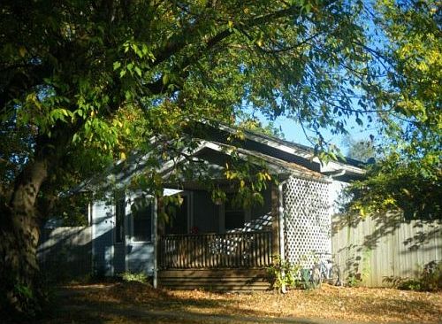 2nd image of 229 E 2nd Ave
