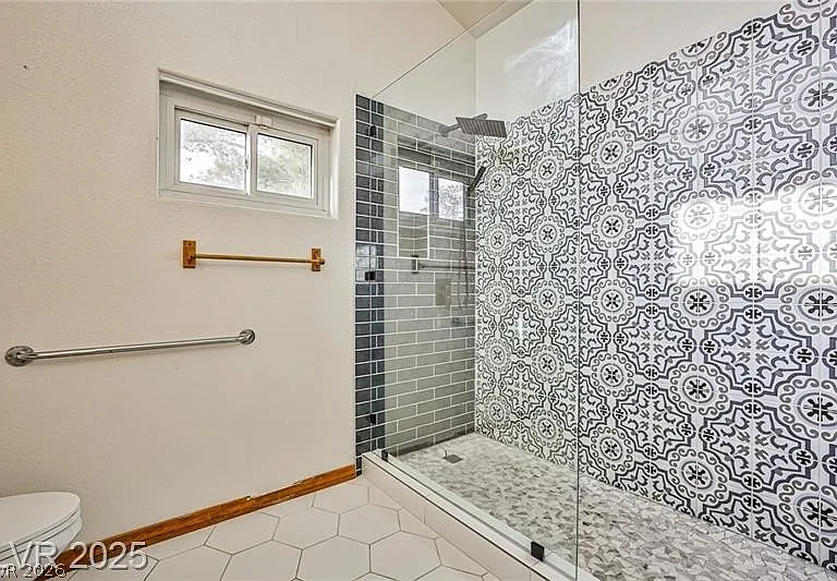 6315 N Park St — Photo 32