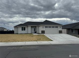 812 8th Ave NE, Ephrata, WA 98823