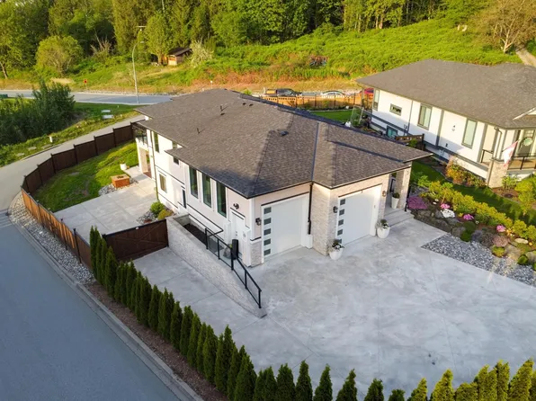8295 Nixon Rd #3, Chilliwack, BC V4Z 0C8