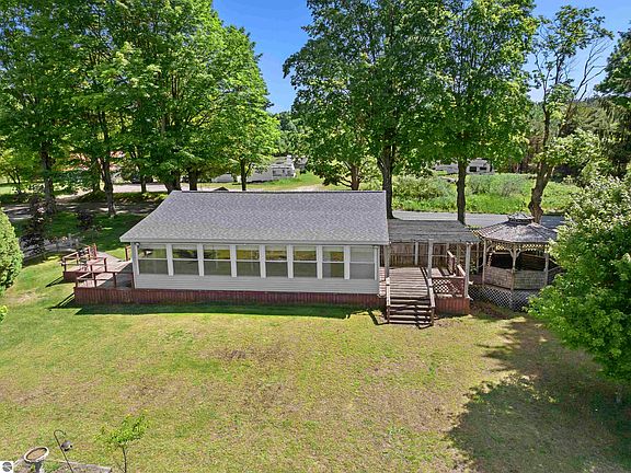 3rd image of 6756 Potter Rd