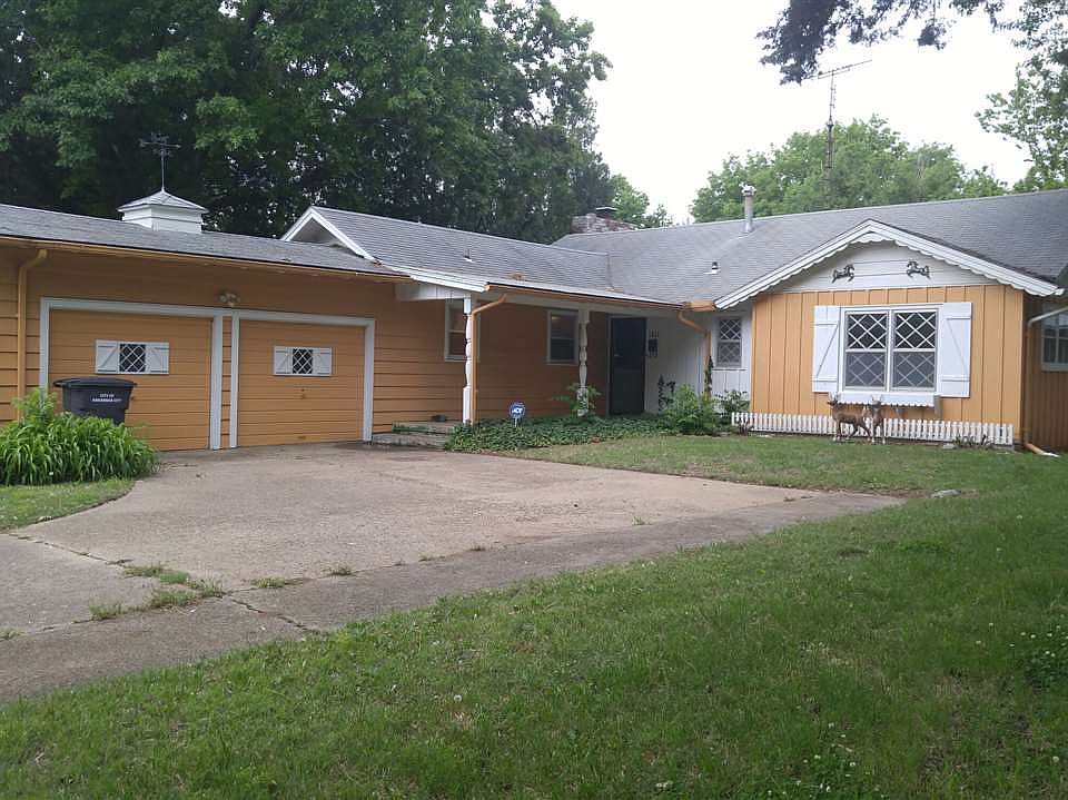 1st image of 1817 N 8th St