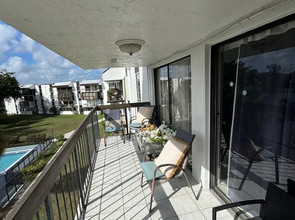 1300 SW 122nd Ave APT 418, Miami, FL 33184