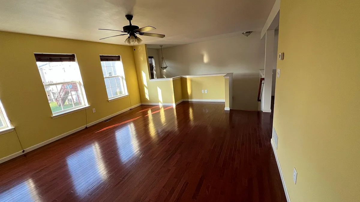Family Room - 6200 Addison Dr