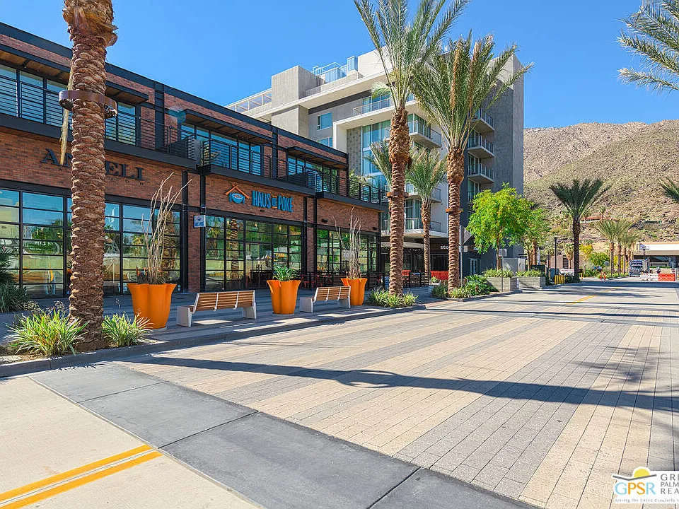 111 N Palm Canyon Dr #201