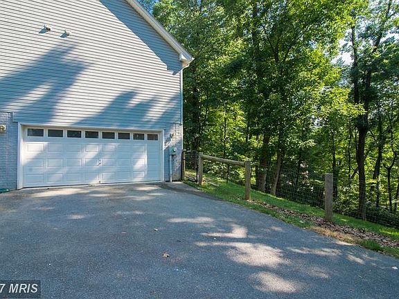 3rd image of 47 Goode Ln