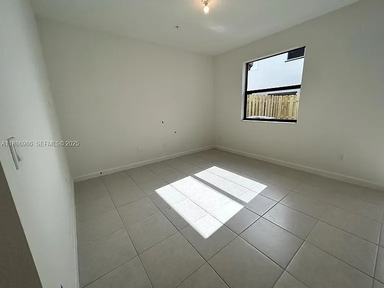 264 SW 159th Way — Photo 8