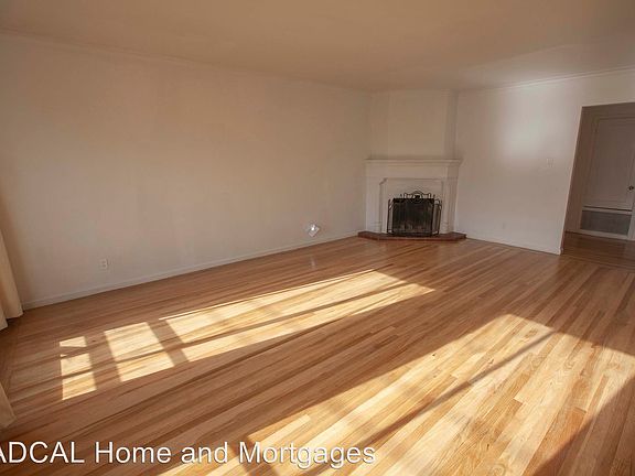 4th image of 654 37th Ave