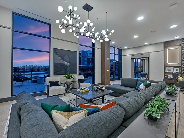 Experience luxury and comfort in this exquisitely designed urban lounge.