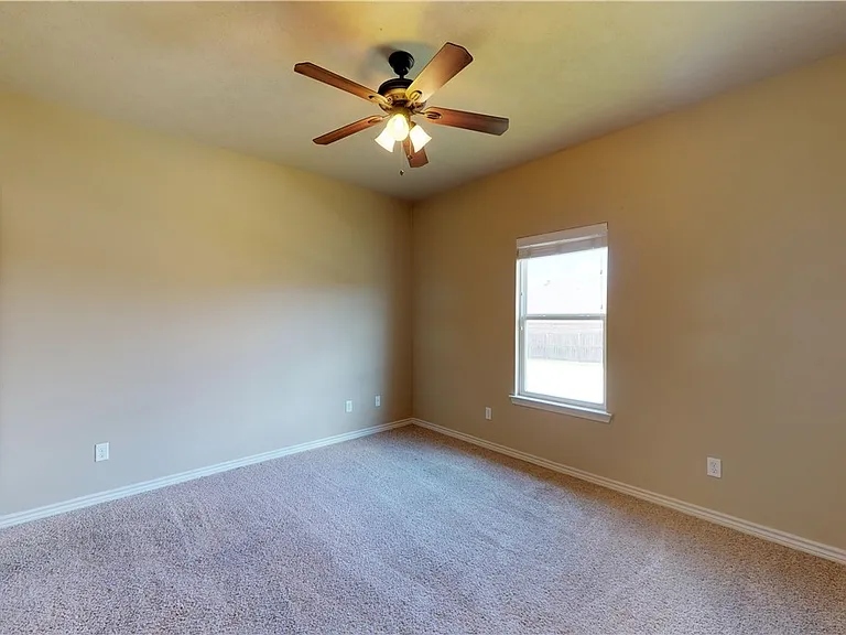 3412 Cullen Trl — Photo 23